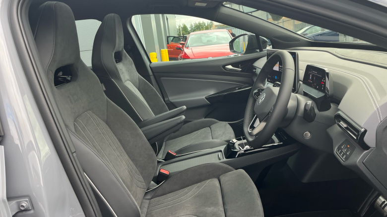 Volkswagen ID.4 210kW Black Edition Pro 77kWh 5dr Auto Electric Estate